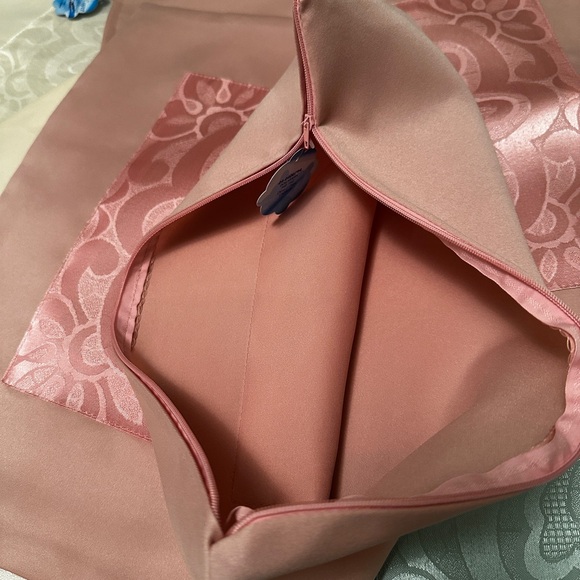 Beautiful Cushion Covers - Picture 5 of 6